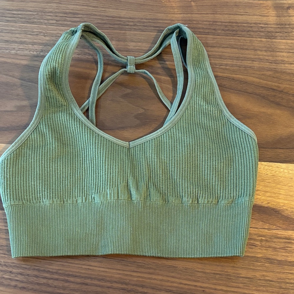 NVGTN Sage Ribbed Sports Bra